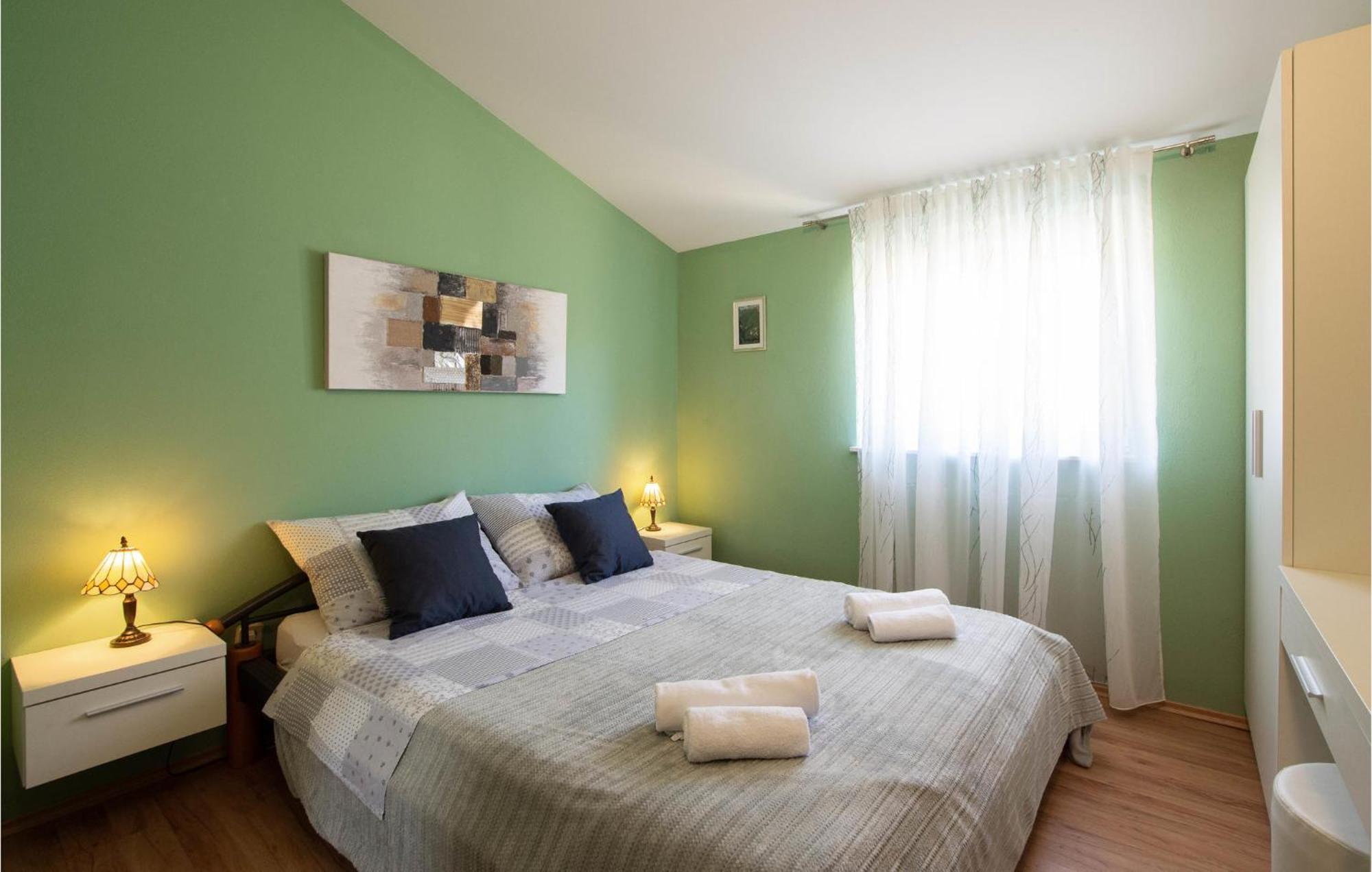 Nice Apartment In Ostrvica With Kitchen Bagian luar foto